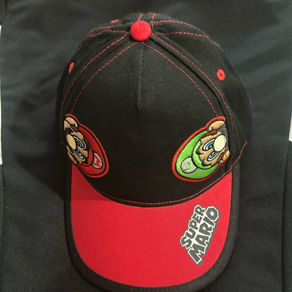 Nintendo Super Mario and Luigi Snapback Hat. Size OS
